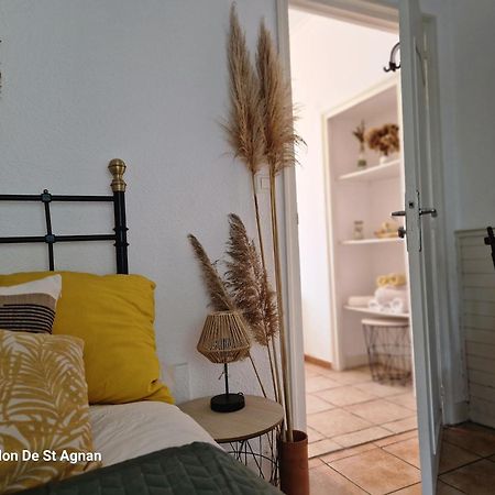 Hotel Le Pavillon De St Agnan Hautefort Esterno foto