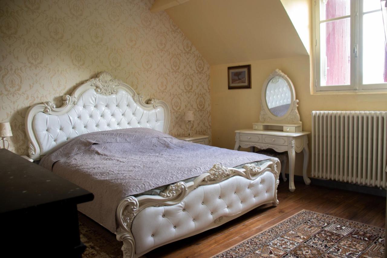 Hotel Le Pavillon De St Agnan Hautefort Esterno foto