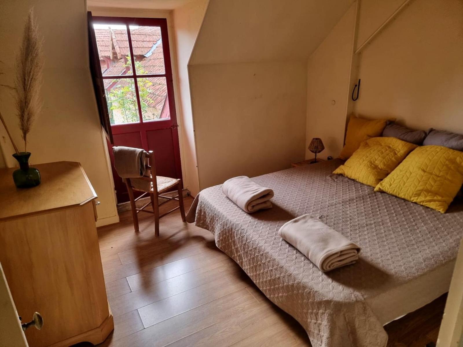Hotel Le Pavillon De St Agnan Hautefort Esterno foto