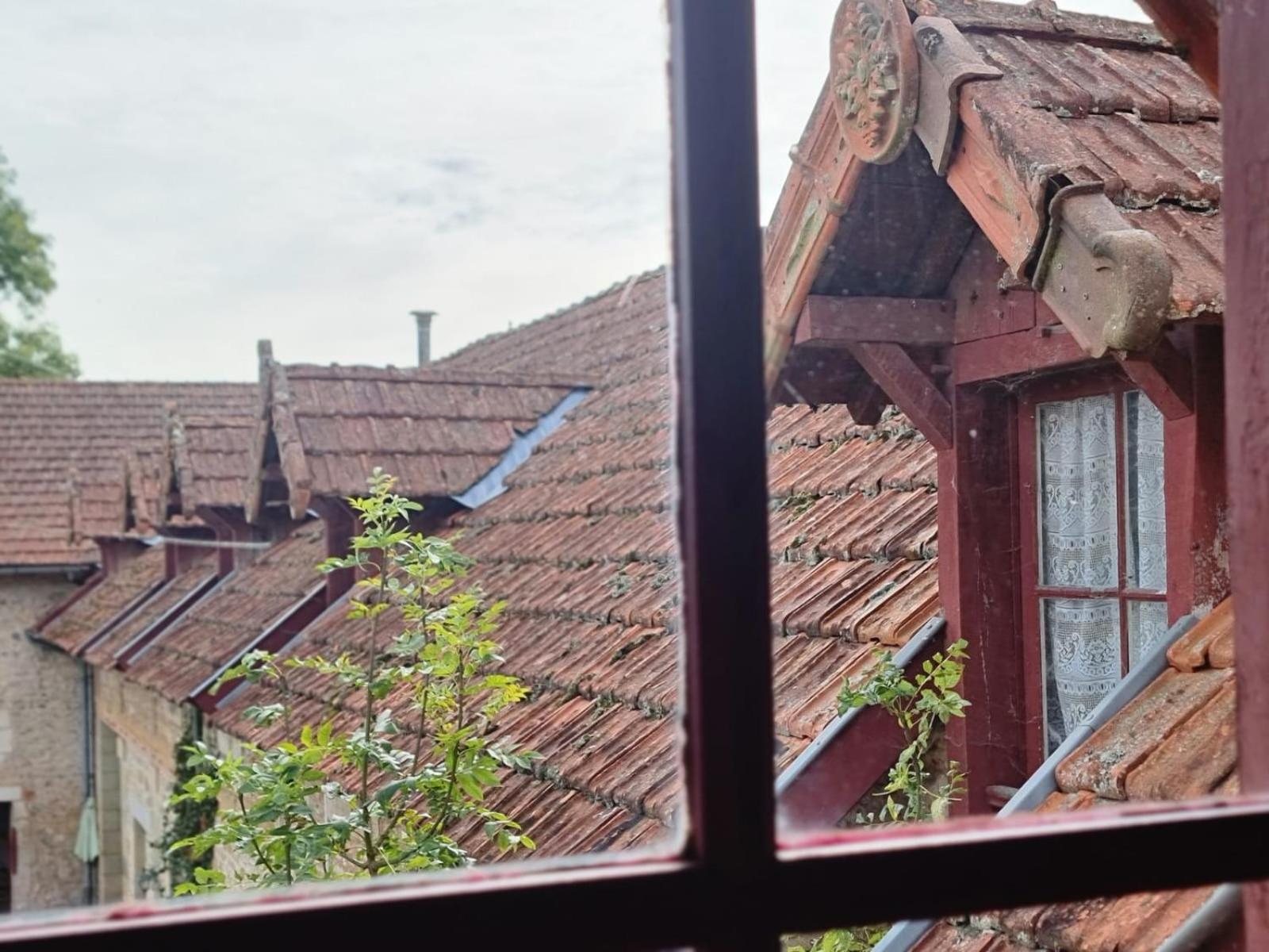 Hotel Le Pavillon De St Agnan Hautefort Esterno foto