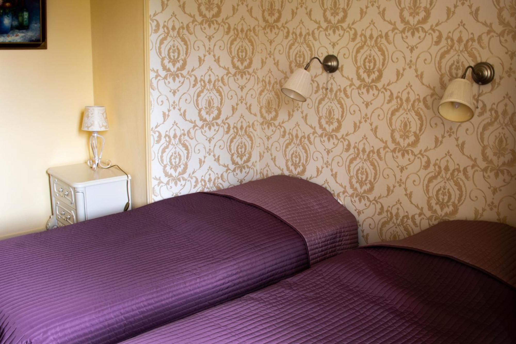 Hotel Le Pavillon De St Agnan Hautefort Esterno foto