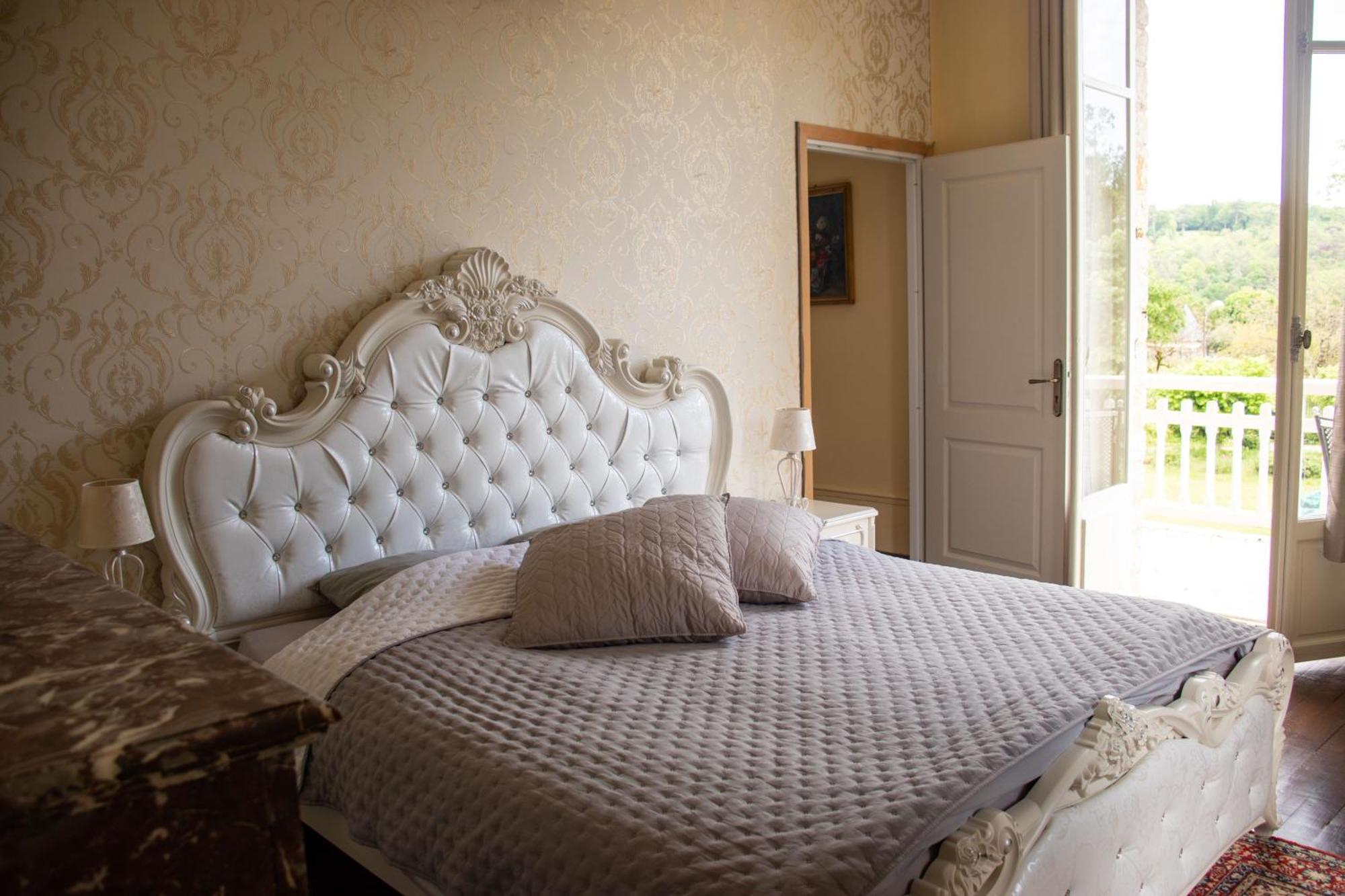 Hotel Le Pavillon De St Agnan Hautefort Esterno foto