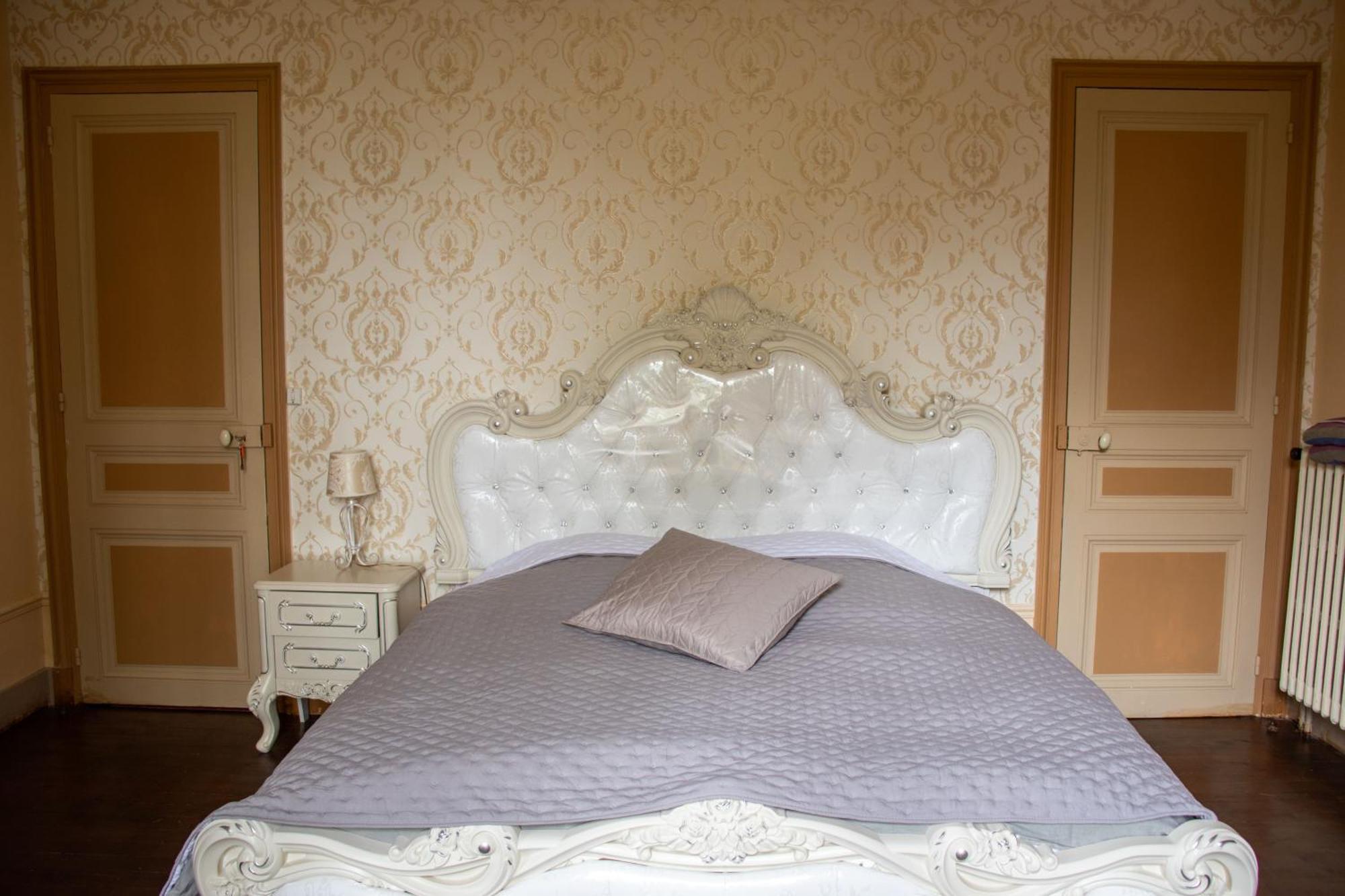 Hotel Le Pavillon De St Agnan Hautefort Esterno foto