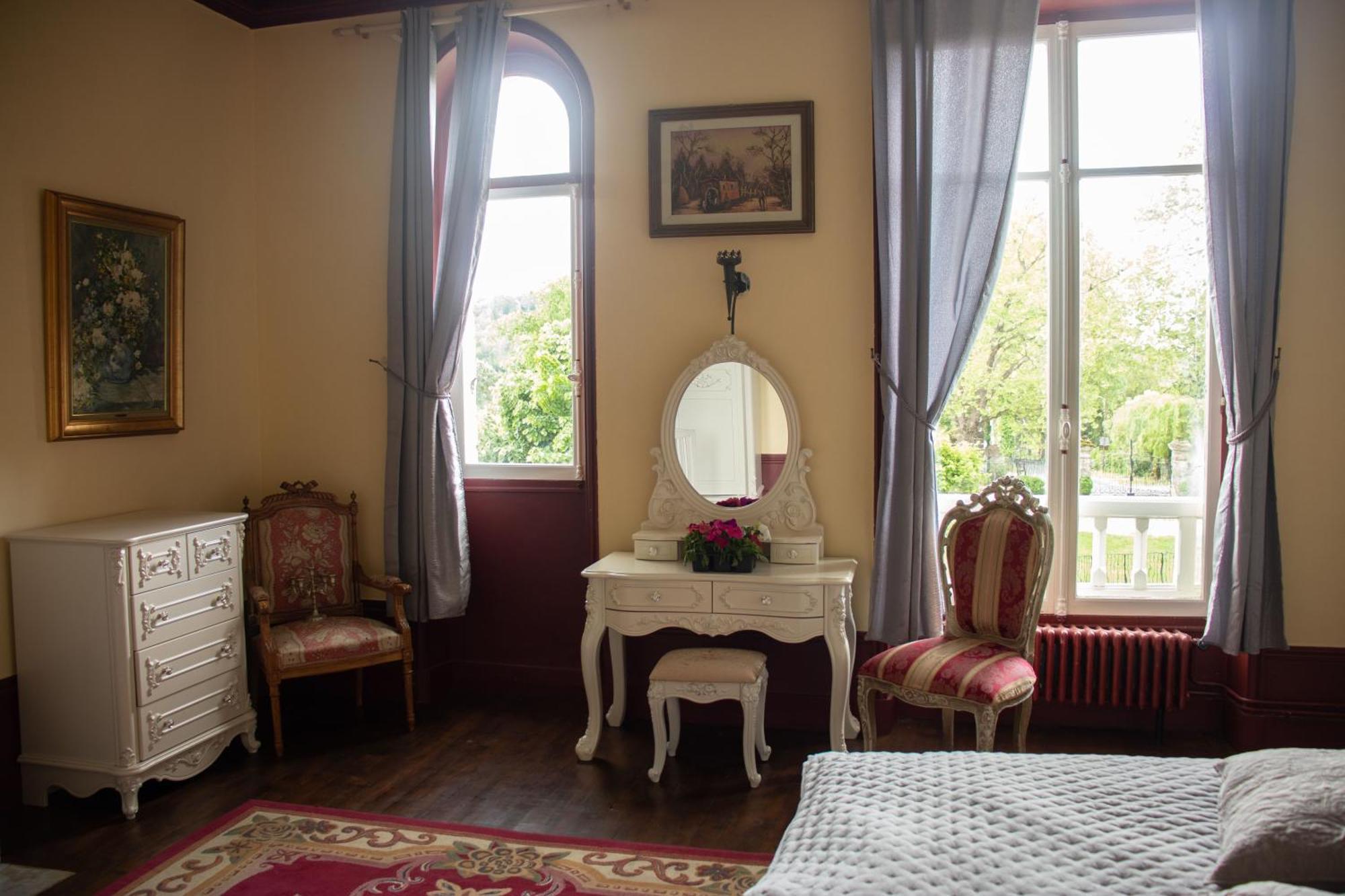 Hotel Le Pavillon De St Agnan Hautefort Esterno foto