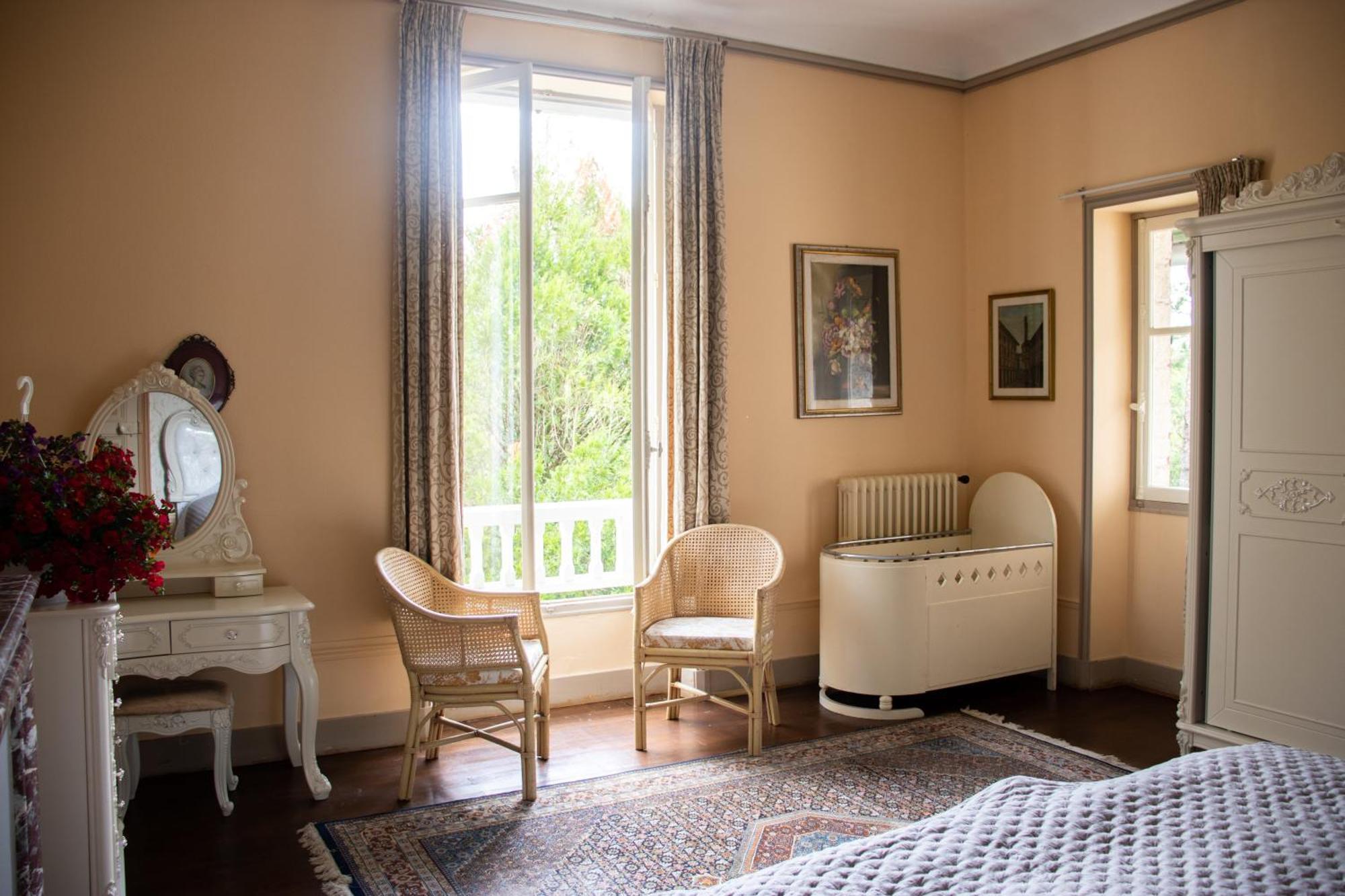 Hotel Le Pavillon De St Agnan Hautefort Esterno foto
