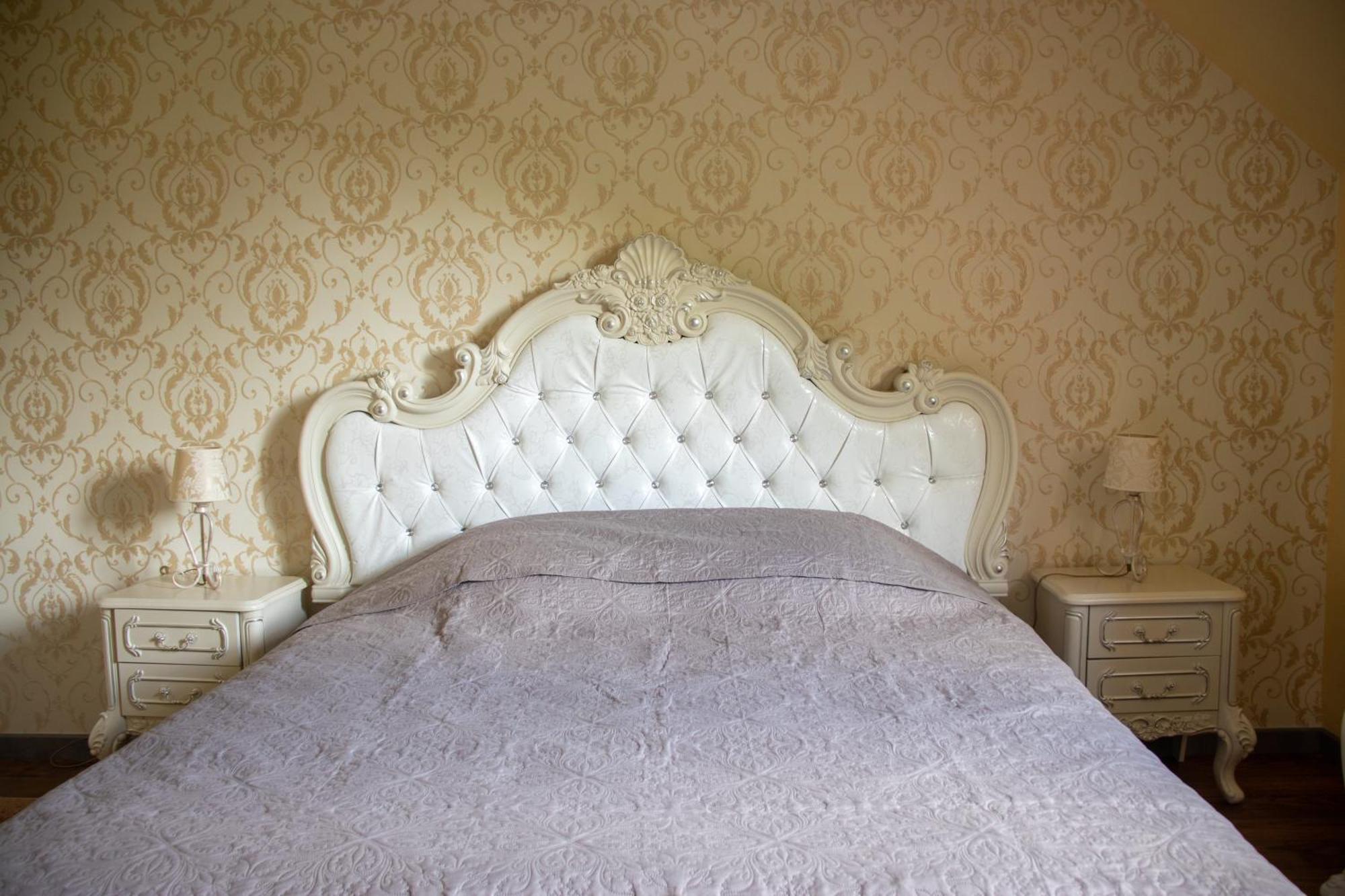 Hotel Le Pavillon De St Agnan Hautefort Esterno foto