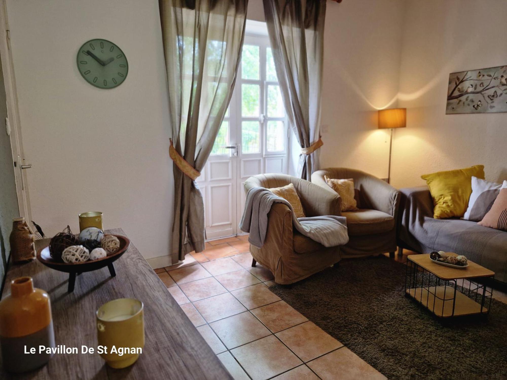 Hotel Le Pavillon De St Agnan Hautefort Esterno foto